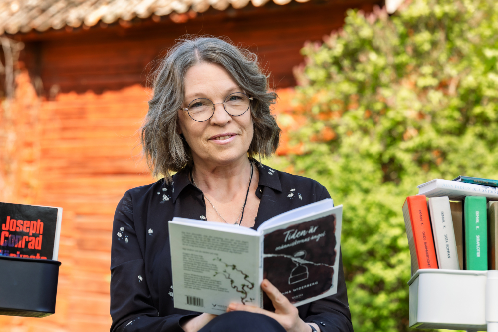 Författaren Anna Widerberg ger ut hoppfull bok
